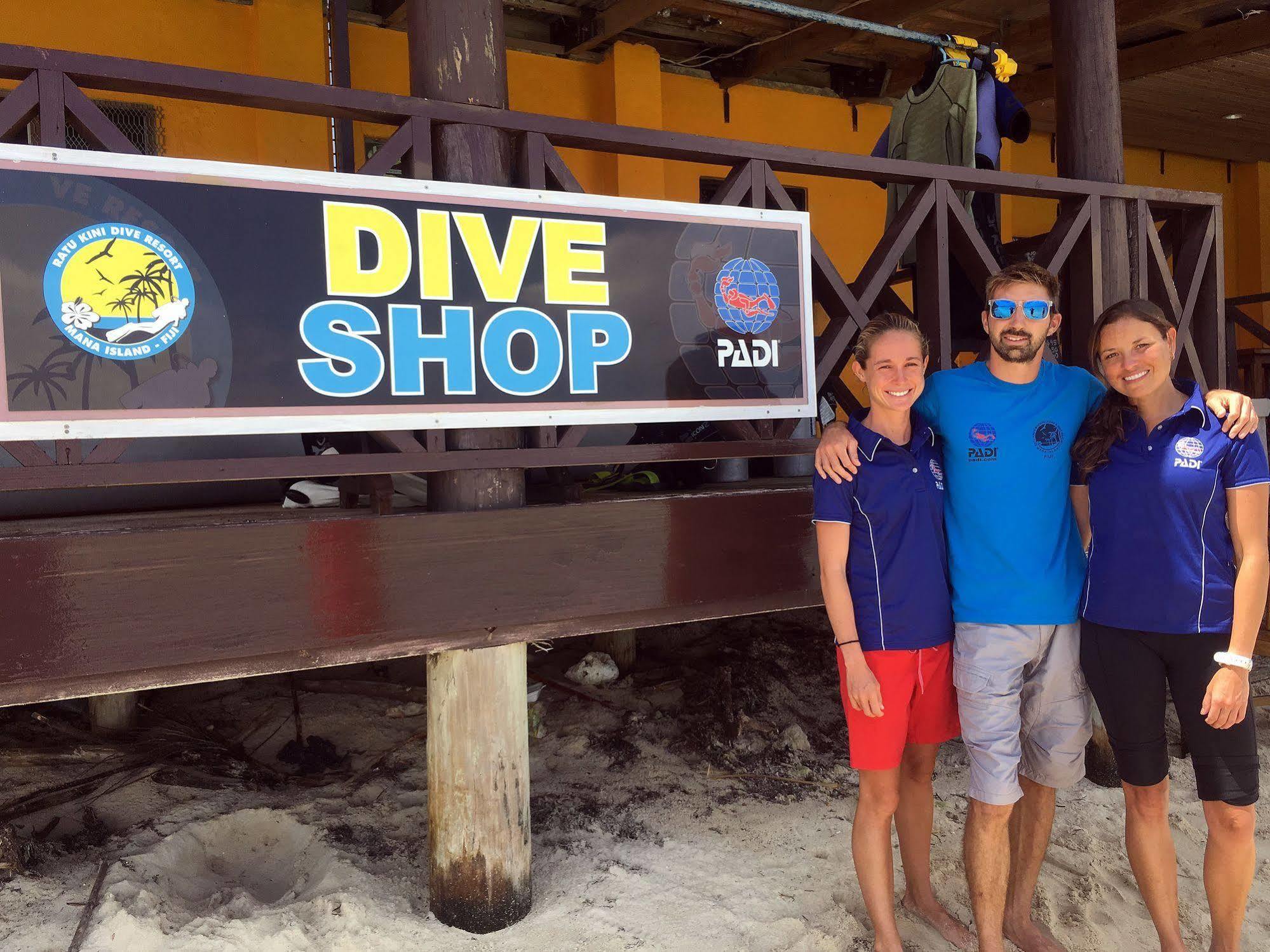 האי מנה Ratu Kini Backpackers And Dive Resort מראה חיצוני תמונה
